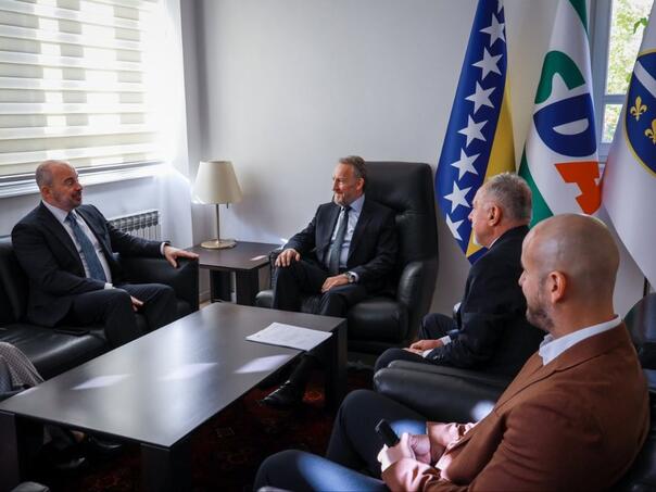 Izetbegović razgovarao s Ginkelom: U fokusu formiranje vlasti i američke investicije