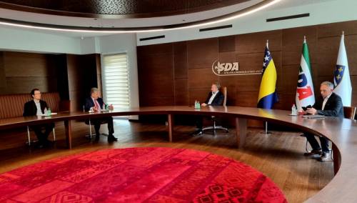 Izetbegović s pomoćnikom generalnog sekretara UN-a Jenčom