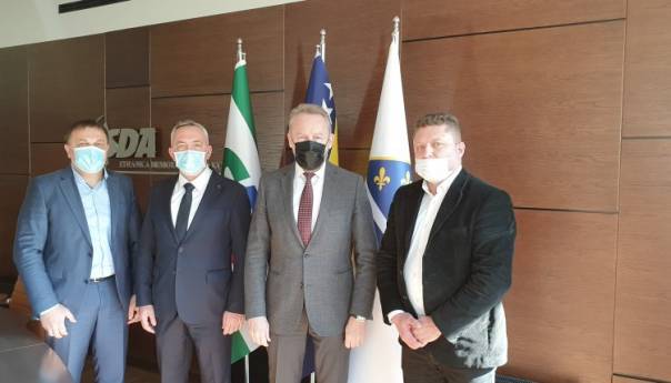 Izetbegović sa delegacijom SDA Bosanski Petrovac o projektima u toj općini