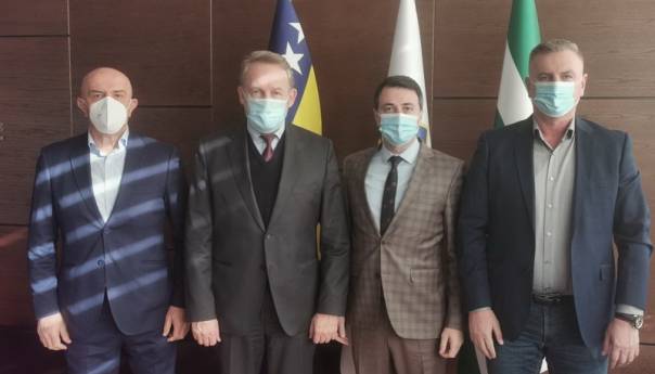 Izetbegović sa delegacijom SDA iz ZDK, čestitao Ganiću