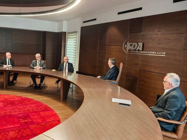 Izetbegović sa Ginkelom: Objavljeni detalji sastanka