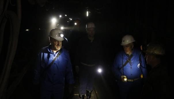 Izetbegović sa rudarima u jami Begići u Kaknju