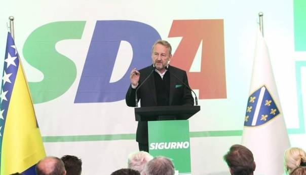 Izetbegović: Samo složni možemo zaustaviti nasrtaje na BiH