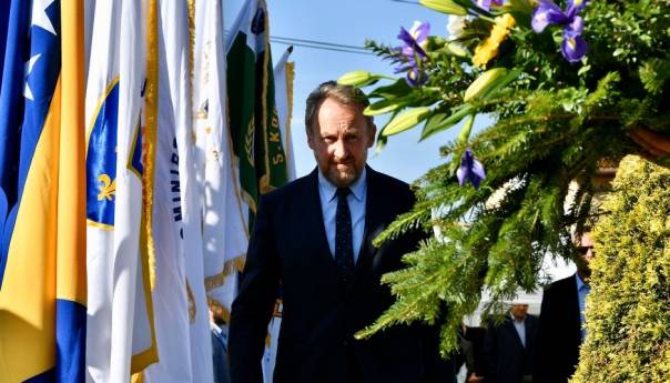 Izetbegović: Sarajlije su uspjele sačuvati obraz i dostojanstvo