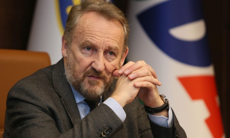 Izetbegović: Schmidt će možda moći više da učini