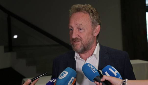 Izetbegović: Schmidt je odlučan i uspješan političar koji iza sebe ima civiliziran svijet