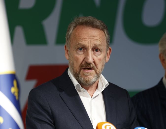 Izetbegović: SDA protiv smjene Heleza, smjenu zaslužuje cijelo VM