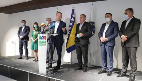 Izetbegović: SDA snažno stala iza Novalića, problem ima samo krivosuđe