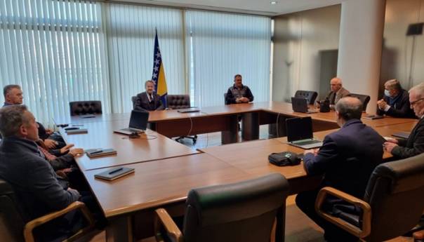 Izetbegović se sastao sa predstavnicima Udruženja generala BiH