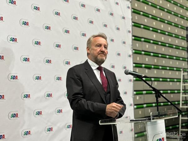 Izetbegović: Sumnjam da ću ikada više za isti stol s Čovićem