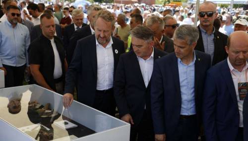 Izetbegović u Kamičanima: Genocid je užasno lice pokazao upravo ovdje