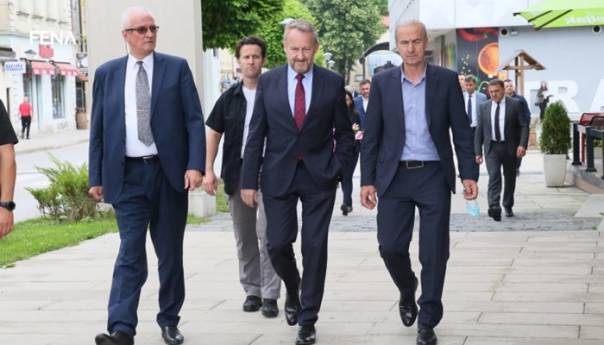 Izetbegović: U Travniku potrebna izgradnja ceste i srednje škole