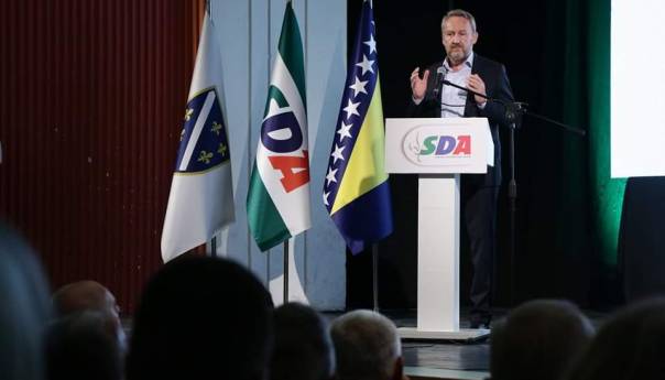 Izetbegović: Uprkos krizama, riješili smo probleme penzionera, boraca i rudara, unaprijedili ekonomiju