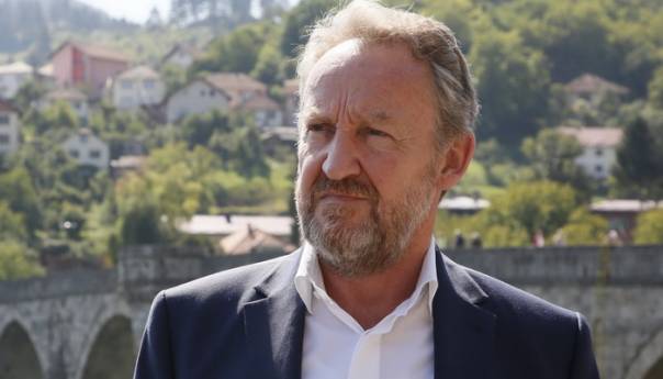 Izetbegović: Velikosrpski apetiti će u dogledno vrijeme 'splasnuti'