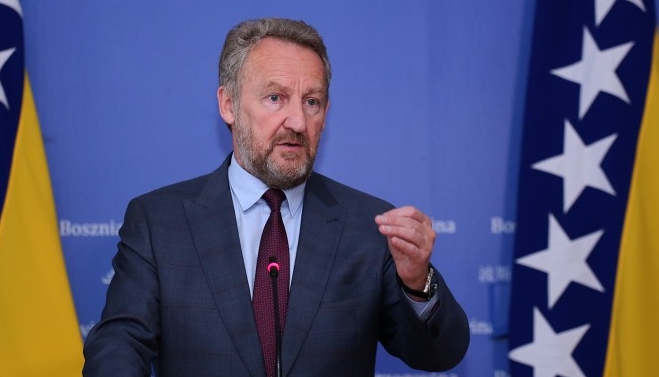 Izetbegović: Vrijeme je za Schmidtovu odluku o osiguravanju novca za izbore