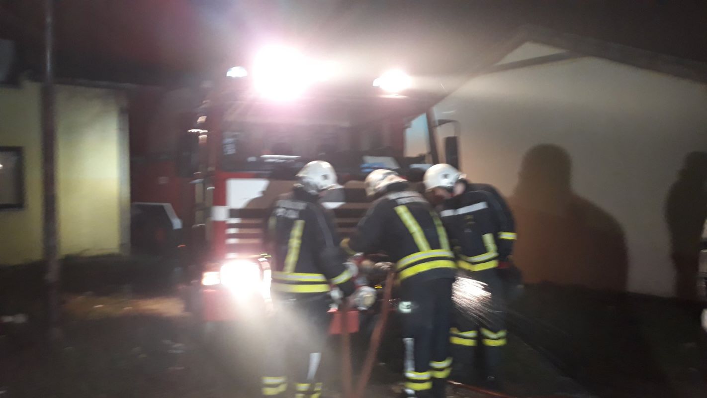 Izgorio dio kolektivnog centra u Mihatovićima