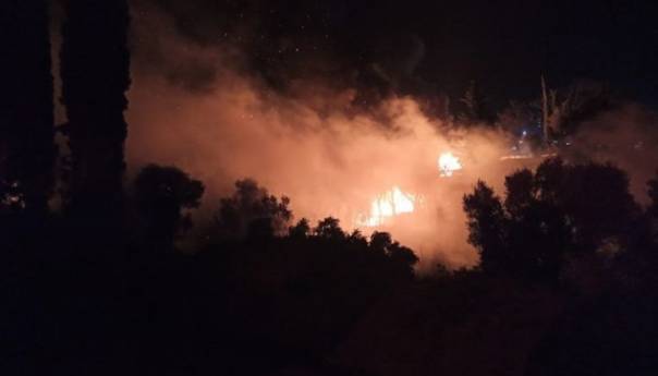 Izgorio najveći migrantski centar, vanredno stanje na Lezbosu