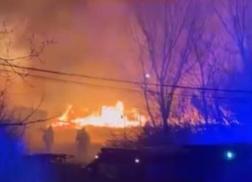 Izgorio splav na Novom Beogradu: Vatrogasci se borili sa vatrenom stihijom