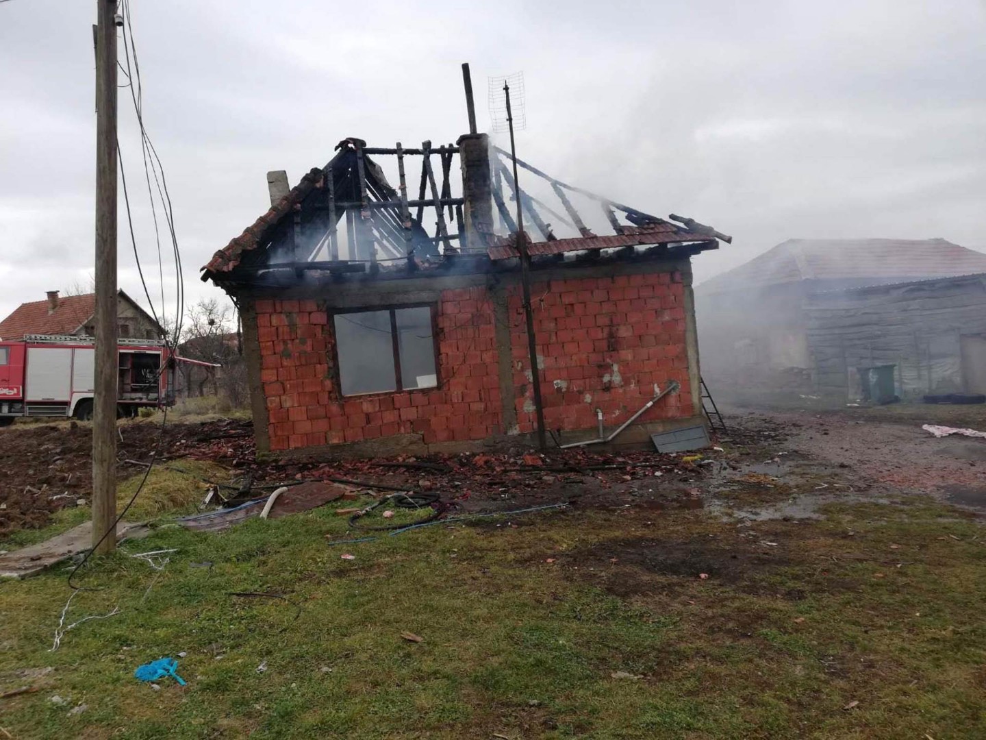 Izgorjela kuća osmočlane porodice Mihajlović na Kosovu