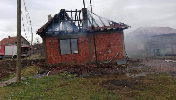 Izgorjela kuća osmočlane porodice Mihajlović na Kosovu