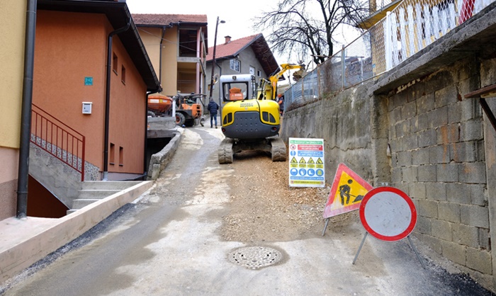 Izgradnjom separatne kanalizacione mreže u ulici Smaila Šikala rješava se problem za oko 200 domaćinstava