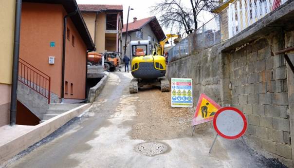 Izgradnjom separatne kanalizacione mreže u ulici Smaila Šikala rješava se problem za oko 200 domaćinstava
