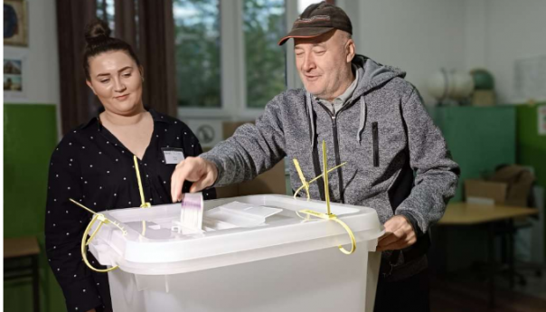 Izlaznost na biralištima u ZDK-u najveća u Olovu 57,09 te u Visokom 57,02, a u Zenici 52,70 posto