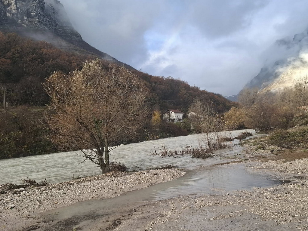Izlijevanje Drežanke: Evakuisana porodica u Donjoj Drežnici