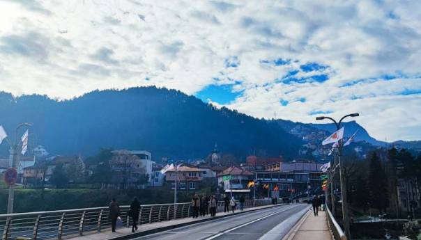 Izložba na otvorenom u povodu Dana državnosti BiH