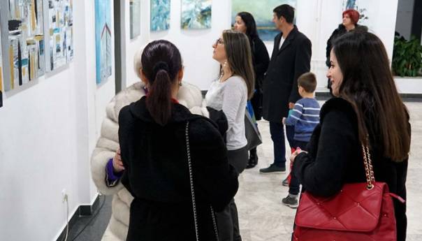 Izložba slika Azre Hamzić otvorena u Mostaru