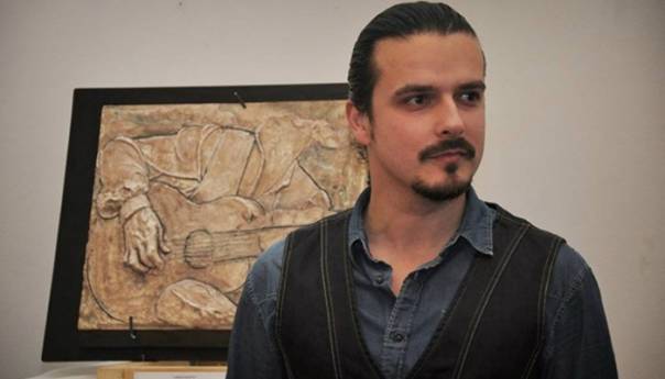Izložba 'Svjedok' Adisa Lukača tematski posvećena genocidu uskoro u Vijećnici