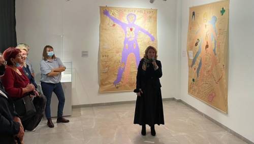 Izložba u Beogradu: 'Progovara(j)mo' o ratnom seksualnom nasilju