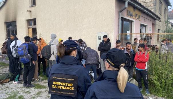 Izmještanje migranata iz napuštenih objekata na području Bihaća