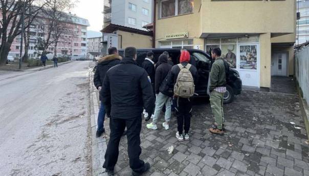 Izmješteni migranti iz kuće u naselju Pejton na Ilidži