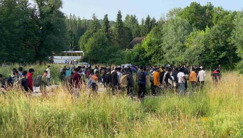 Izmješteno 187 migranata sa dvije lokacije na području Bihaća