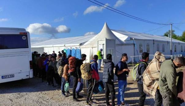 Izmješteno 255 migranata sa četiri lokacije na području Bihaća