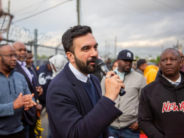 Muslimanski imigrant vodi u anketama za gradonačelnika New Yorka
