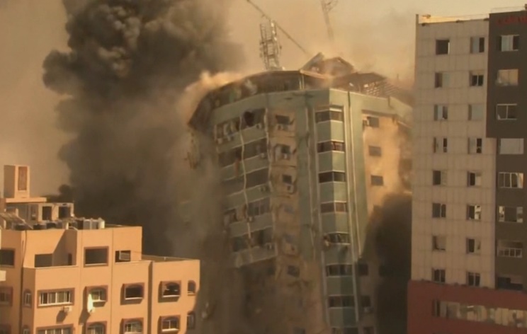 Izrael bombardirao zgradu u Gazi u kojoj su smještene redakcije stranih medija