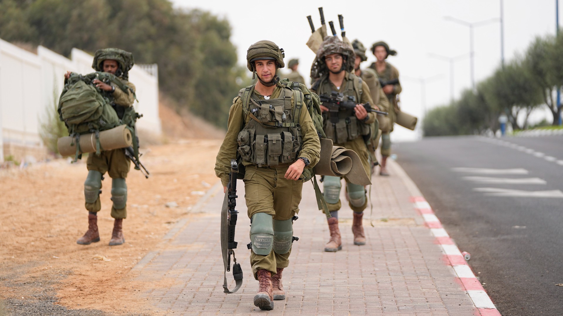 Izrael će razmotriti 'taktičke male pauze', ubijeno više od 10.000 Palestinaca