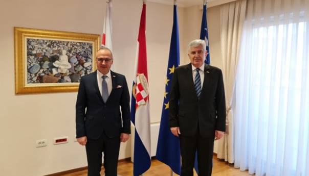 Izrael ima apsolutno pravo zaštititi se od napada