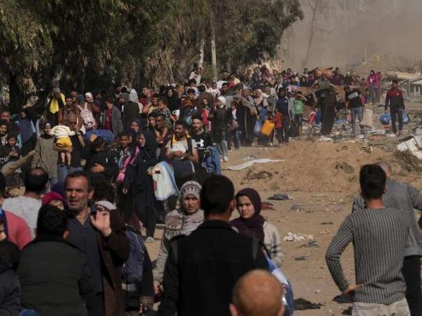 Izrael pojačava napade na Gazu, ubijeno najmanje 18 Palestinaca