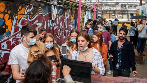 Izrael ponovno uvodi maske u zatvorenom