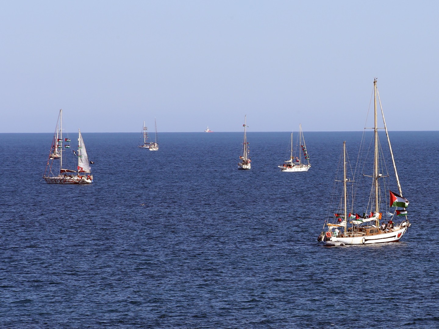 Izrael priveo oko 175 aktivista iz flotile prema Gazi