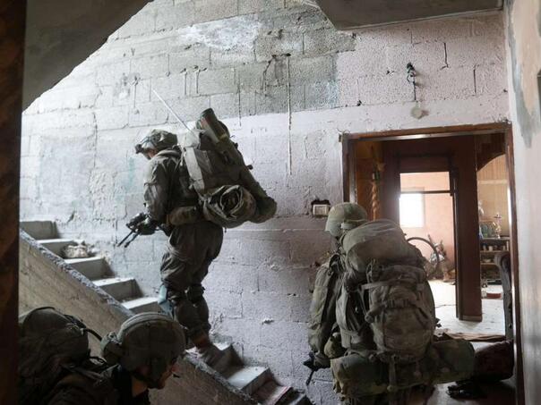 Izrael tvrdi da je pronašao Hamasov tunel i oružje u bolnici Al Shifa