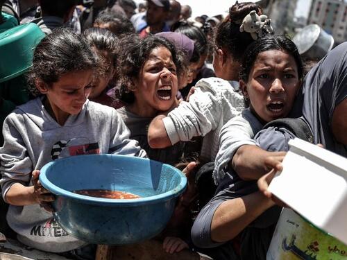 Izrael ubio 93 Palestinca koji su čekali u redu za hranu