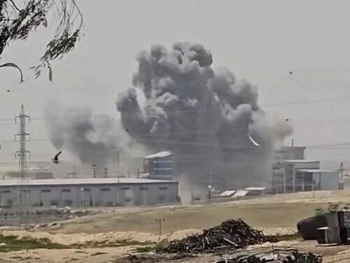 Težak udarac Izraela: Uništeno najveće petrohemijsko postrojenje u Iranu