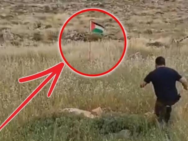 Izraelac krenuo da ukloni palestinsku zastavu, ali to mu je bila velika greška