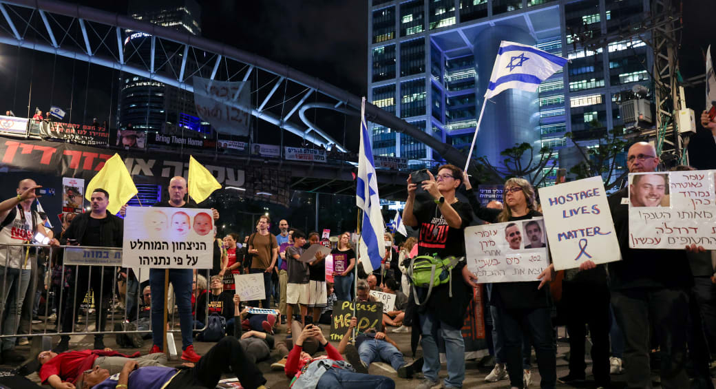Izraelci i Palestinci na ulicama, traže prekid vatre