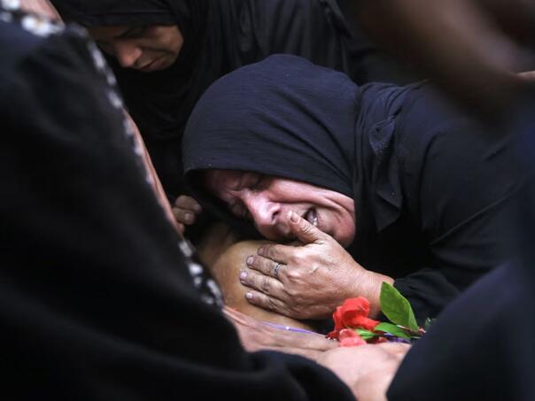 Izraelci ubili najmanje 32 Palestinca, gađani dok su čekali hranu