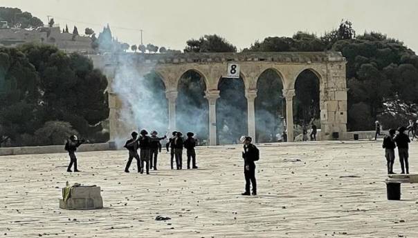 Izraelska policija ponovo napala Palestince u kompleksu Al-Akse